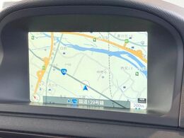 【純正HDDナビゲーション】地上デジタルTV放送、CD/DVD再生はもちろん、Bluetoothオーディオなど多彩なメディアに対応！ご納車時には最新の地図データへ無料更新。