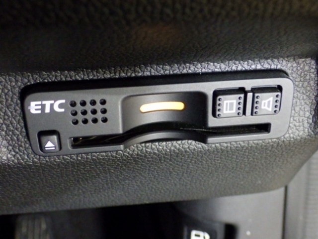 ETC付！高速道路の料金所はキャッシュレスで通過です！サービスエリア等にあるスマートインターの出入りも利用可能でとっても便利☆ご納車後すぐにお使い頂けるようセットアップしてのお渡しとなります。
