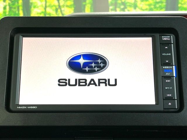【純正ナビ】人気の純正ナビを装備しております。ナビの使いやすさはもちろん、オーディオ機能も充実！キャンプや旅行はもちろん、通勤や買い物など普段のドライブも楽しくなるはず♪