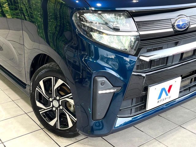 【LEDヘッドライト】悪天候や夜間走行時も良好な視界を確保し安心して運転できる高輝度LEDヘッドライトを装備！点灯速度が早く、消費電力も抑えられています。