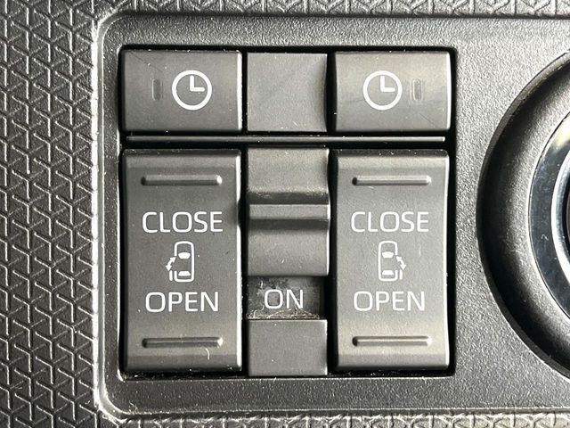 【両側パワースライドドア】スマートキーや運転席のスイッチで後席両側スライドドアの開閉が可能♪電動だから力を入れてドアを開ける必要が無く、小さなお子様でも簡単に開け閉めでき快適です♪