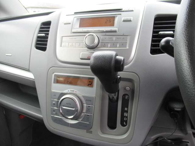 人気車の為、お早めにお問い合わせ下さい。お問い合わせの際は「カーセンサー」を見たとお伝え下さい。フリーダイアル0078-6002-249575となります！