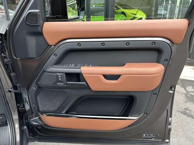 新車登録済み未使用車です。内外装ともに気になるキズ凹み無し。