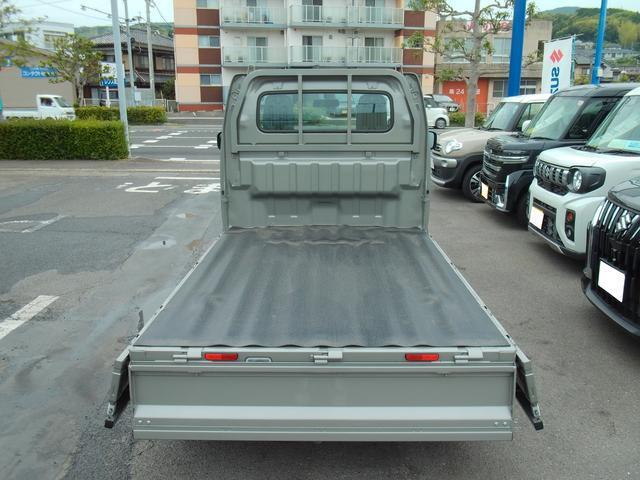 広々としたフラットな荷台は、積みやすさも積載能力も余裕たっぷり！