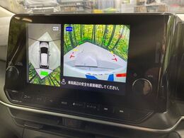 【アラウンドビューモニター】専用のカメラにより、上から見下ろしたような視点で360度クルマの周囲を確認することができます☆死角部分も確認しやすく、狭い場所での切り返しや駐車もスムーズに行えます。