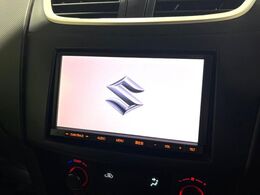 【ナビゲーション】使いやすいナビで目的地までしっかり案内してくれます。各種オーディオ再生機能も充実しており、お車の運転がさらに楽しくなります！！