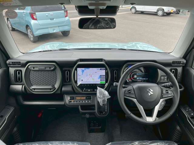 すっきりシンプルなインパネ周りです♪