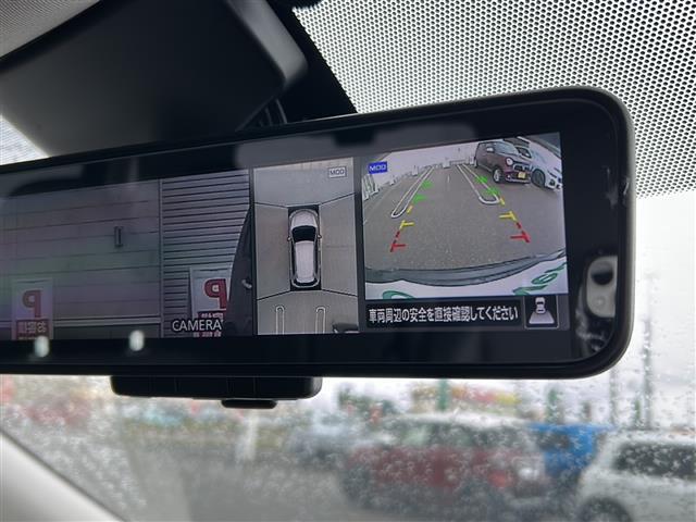 バックミラーの画像です。店舗にて現車の確認もいただけますので、お電話で在庫のご確認の上是非ご来店くださいませ！！！ワクワクするクルマ選びをご提案します！
