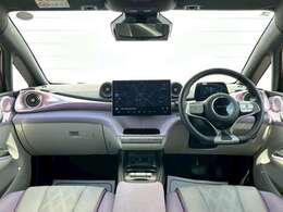 BYDでは共通の左右がシンメトリーになるようにボタン類が配置されています！