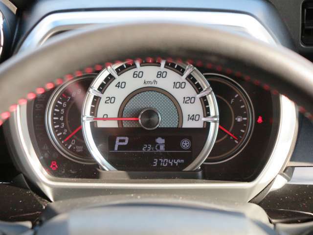 ご覧いただきありがとうございます！車両販売以外でも一般整備や板金など幅広く行っておりますのでお車の事でお悩みの際はお気軽にお問合せ下さい！