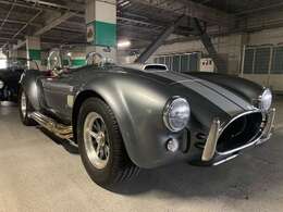 ダークグレーメタリック　シルバーストライプ　ボルドー内装　オプション多数装着済み認定中古車入庫です。
