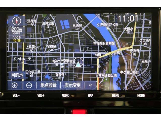 純正9インチSDナビ。CD・DVD・SD・高画質で鮮明な映像が楽しめるフルセグTV対応です。ナビ連動のETCを搭載しています。利用日や料金の確認がモニターで出来て便利ですよ。