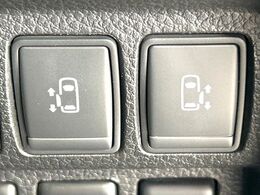 【両側パワースライドドア】スマートキーや運転席のスイッチで後席両側スライドドアの開閉が可能♪電動だから力を入れてドアを開ける必要が無く、小さなお子様でも簡単に開け閉めでき快適です♪