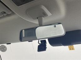 【バックミラー】大きくて見やすいので、後方を見るときも安心です！