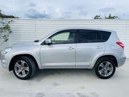 当店は、創業50年以上のお店です。中古車は、常時20台以上展示しております。