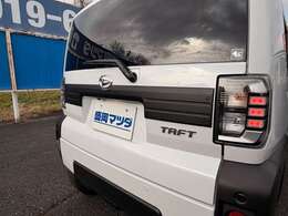 オプションのリアワイパーを取り付けました！