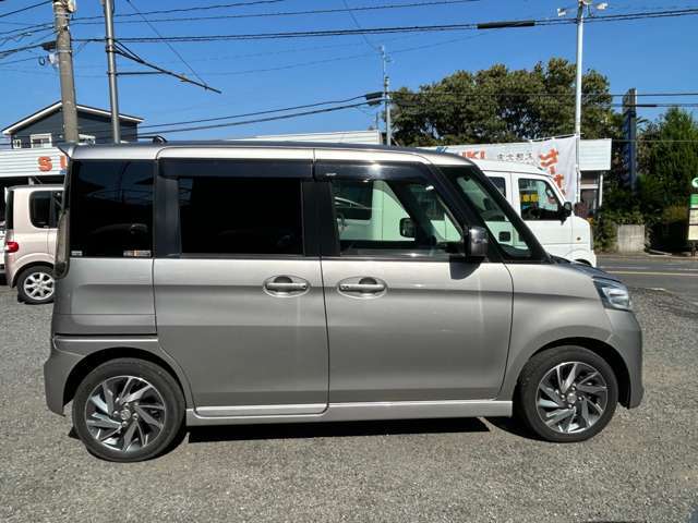 お車は大きな買い物です。弊社ではしっかり吟味して頂けるよう、ナンバー付きお車につきましては試乗を承っております。ご準備をさせて頂く為、予めお申し付けくださいませ！
