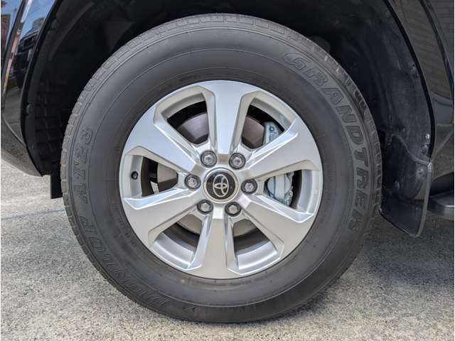 納車前に陸運支局認証工場にて点検整備を実施してお渡しいたします。オイル、ワイパーゴムなど消耗品は交換致しますので安心してカーライフが送れます。