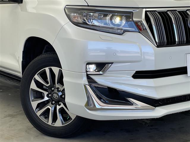 【ライト・ランプ】ワレもなく綺麗な状態なので、悪天候や夜間の走行も視界良好で安心してお乗りいただけます。ヘッドライト・ホイール・フロントガラスなど色々な部分コーティングをご用意しております！