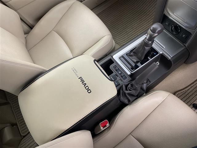 【シフトレバー】シフトも操作しやすく快適なドライブを楽しんでいただけます！