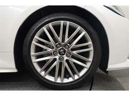 225/45R18