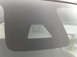 【ドライブレコーダー】映像・音声などの運転中の記録を残します。事故などを起こした起こされた時の証拠になりえますので、もしも時でも安心ですね。