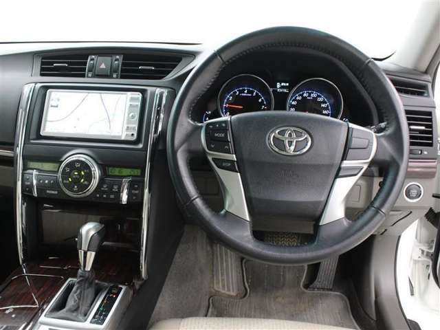 運転席廻りです。