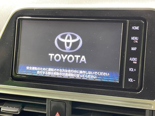 【純正ナビ】人気の純正ナビを装備。オーディオ機能も充実しており、Bluetooth接続すればお持ちのスマホやMP3プレイヤーの音楽を再生可能！毎日の運転がさらに楽しくなります！！