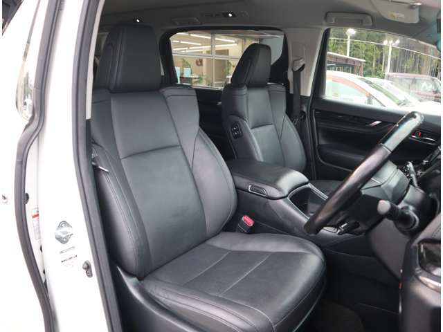 ☆☆年中無休でお客様をサポートいたします。お車のことから、保険の事まで、お客様をしっかりとサポートいたします。☆☆