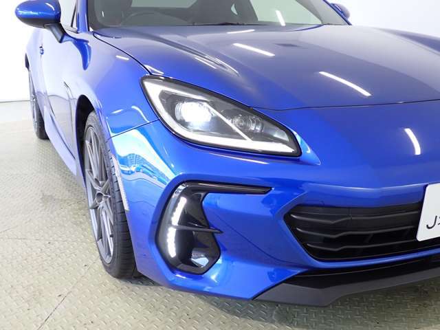 【6MT・シートヒーター・クルーズコントロール・LEDヘッドライト・スマートキー・純正アルミホイール】9インチナビ・フルセグ・バックカメラ・DVD・Bluetooth・ETC・ドラレコ