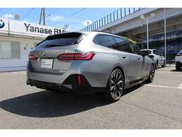 BMW認定中古車は、ドイツ本社と同様の教育・訓練を受けたBMW専門のメカニックが100項目以上のポイントを徹底的にチェックし、厳選した車輌のみを販売しております。