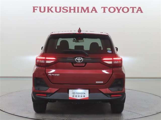 大きく見えますが、実は5ナンバーサイズ！取り回ししやすいので狭い道でもスイスイ運転できます！
