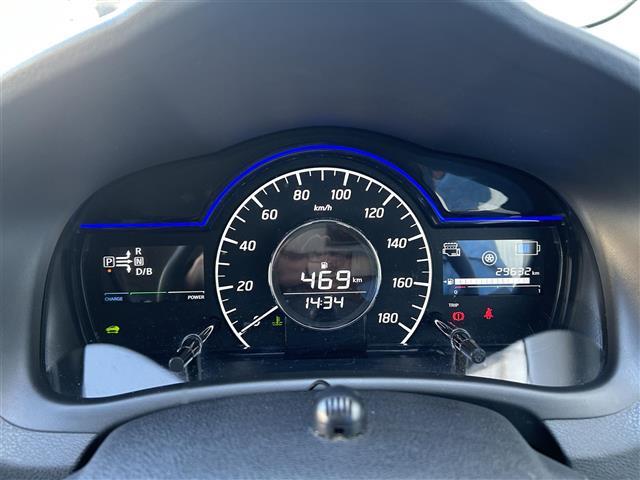 【スピードメーター】メーターがシンプルで見やすく運転しやすいですね！