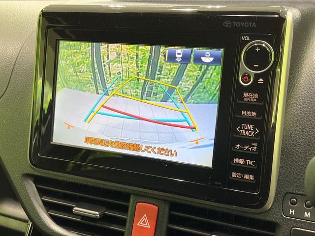 【バックカメラ】駐車時に後方がリアルタイム映像で確認できます。大型商業施設や立体駐車場での駐車時や、夜間のバック時に大活躍！運転スキルに関わらず、今や必須となった装備のひとつです！