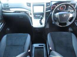 ご納車後も安心なプレミアム保証をご提案いたします。ナビや電装品、エアコンなども含めた600項目の充実した保証内容と安心のロードサービス付帯でサポートいたします。詳細はお尋ねください。