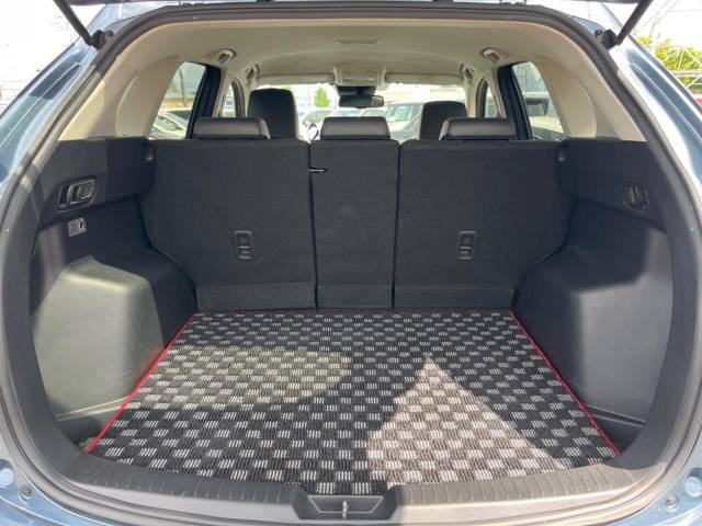 普段のお買い物や通勤、送迎等に十分な荷室スペースを確保しております。セカンドシートを倒すと、大きな荷物の積載も可能です♪