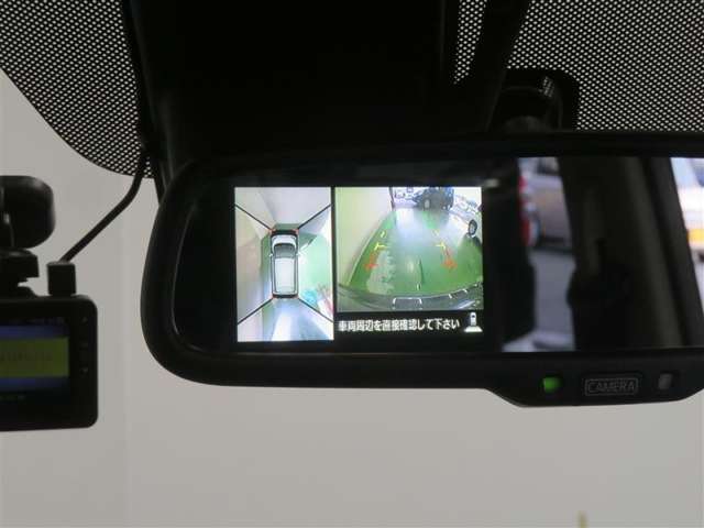 アラウンドビューモニター搭載。カメラで車両周囲の状況を映し出すため、狭い場所での駐車などに役立ちます。