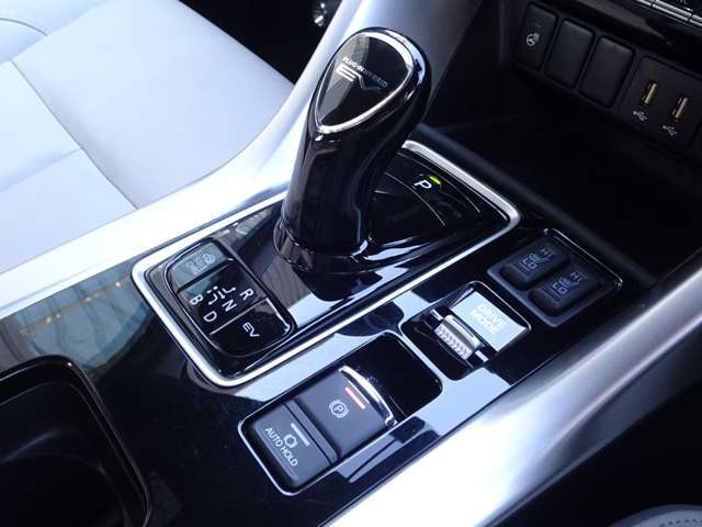 ◆フロアCVT　◆EV・スポーツ・SNOW・ECOモード　◆電動パーキングブレーキ（オートホールド）