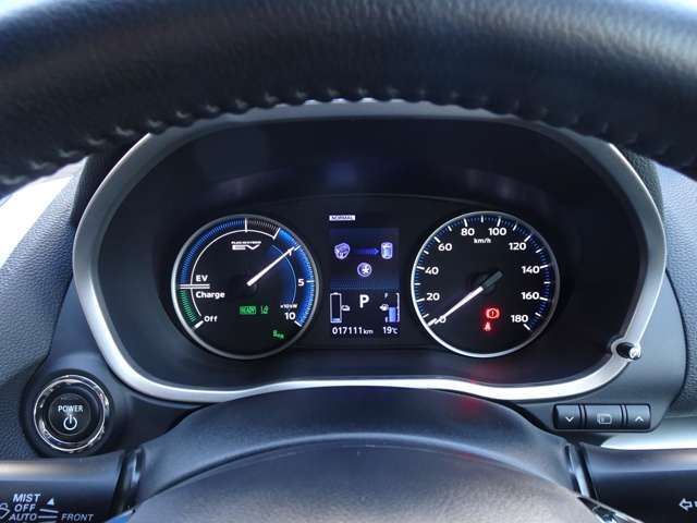 ◆PHEV専用メーター　◆マルチインフォメーションDSP　◆プッシュスタート