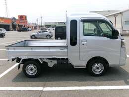 任意保険を取り扱っております。お客様に合ったプランで納車時から加入できますので、お帰りの際に万一事故やトラブルが起きても安心です！お見積もりだけでも大歓迎です。スタッフまでお問い合わせください。