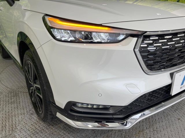 【シーケンシャルターンランプ付きLEDヘッドライト】人気の『流れるウィンカー』付きのLEDヘッドライトを装備♪高級感はもちろん、点灯時は存在感たっぷりで他車からも認識されやすく安心です。