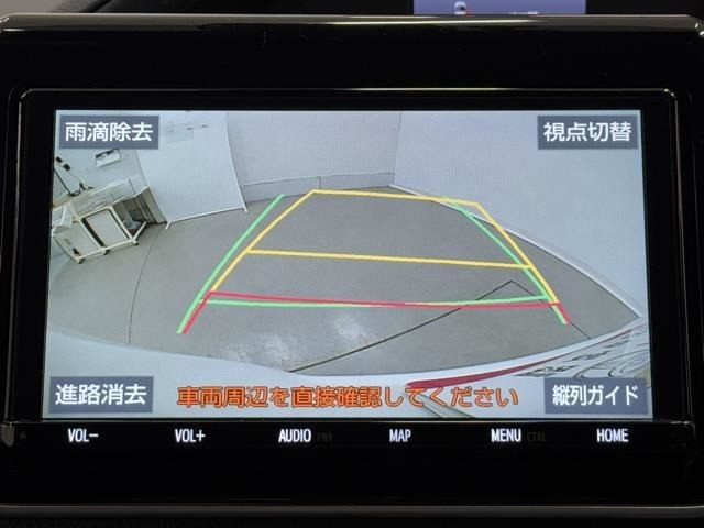 バックモニター付なので後退時に後方が見えるので安心。　車は構造上、死角がたくさんなので万が一を考えると必須ですね。　あくまで補助の為の装備、バックは目視で確認する事が重要ですよ。