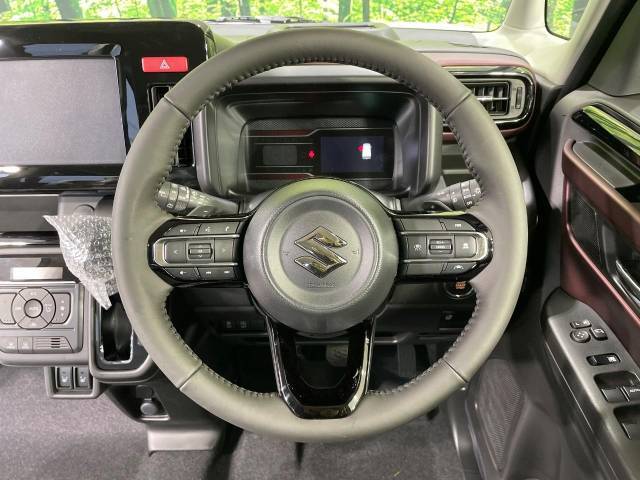 【純正革巻きステアリング】上質な革を使用することで、手にしっかり馴染みとても運転しやすいハンドルです♪