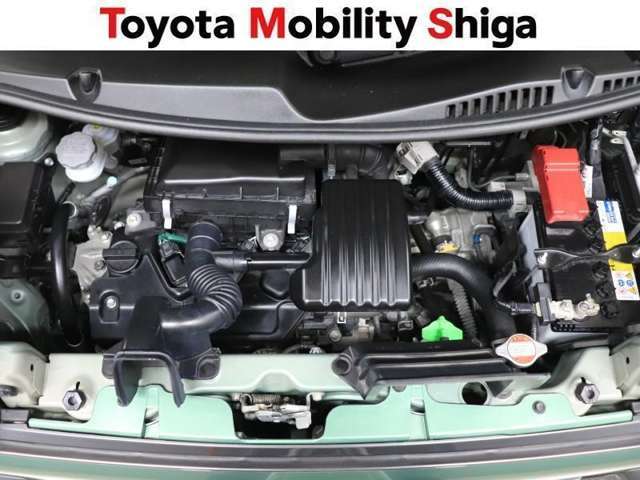 普段はあまり見ないエンジンルーム内も綺麗に仕上げています。見えないところも清潔に保ちたいですよね。