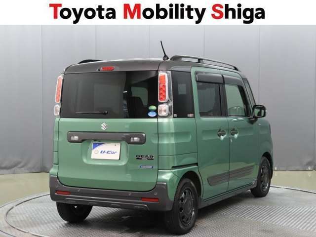 外装・内装も当社のプロスタッフによる「まるまるクリ-ン」実施済み！車の隅々まで綺麗に洗浄しております！