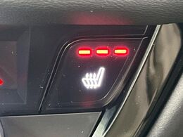 【シートヒーター】寒い日に重宝するシートヒーター！エアコンより早く温まってくれるので寒がりの人も安心ですね♪エアコンの温風は乾燥するから苦手、という方にもをおすすめです。