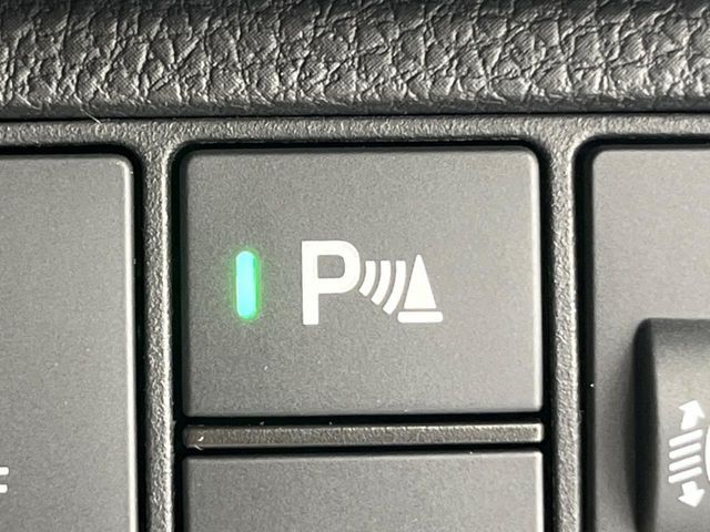 【クリアランスソナー】バンパーに付いたセンサーが障害物を検知！一定の距離に近づくとアラートで教えてくれます♪狭い駐車スペースや車庫入れ時も安心ですね☆