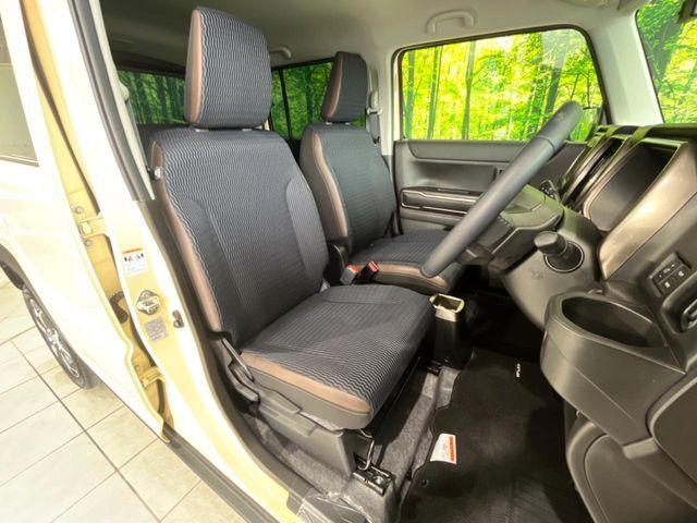 運転席シート廻りは使用感も少なく、良好な状態となっています。丁寧に使われていたことがよくわかりますね。