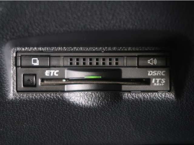 ETC車載器付きです。高速道路の料金所もスムーズに通過できます。