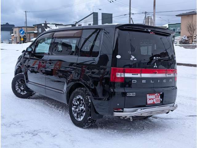 当社は納車前に下回りの防錆処理を行っております！！まずは表面の錆を落として！そこからの防錆処理♪追加料金はいただいておりません★